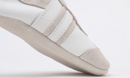 Bobux - Soft soles white sport classic